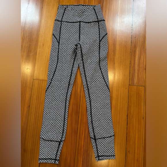 Lululemon leggings - Picture 1 of 3